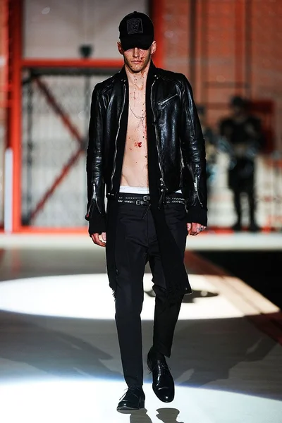 Look 33